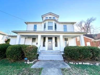 Main picture of 208 W Tenny Ave