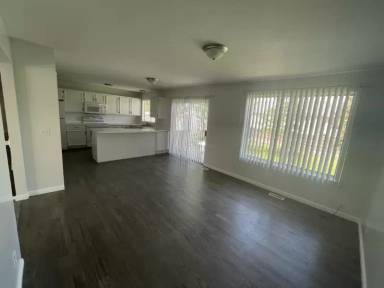 Main picture of 2034 W Glen Ave