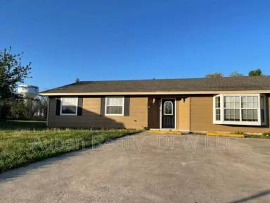 Main picture of 204 Honey Bee Dr