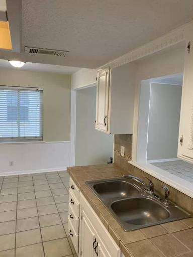 Main picture of 2709 Shawn Dr