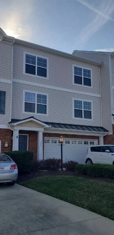 Main picture of 524 Abbey Village Cir