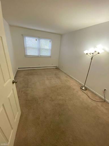 Main picture of 183 W 51st St