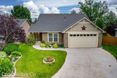 Main picture of 2340 E Clifton Dr