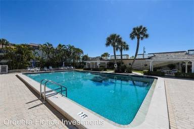 Main picture of 3808 Gulf of Mexico Dr