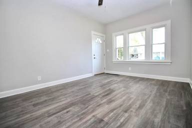 Main picture of 3517 W 119th St
