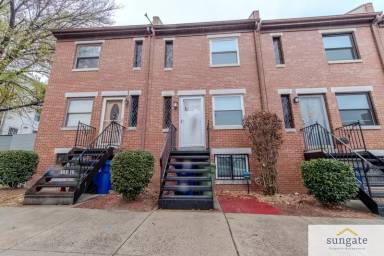 Main picture of 824 W Pratt St