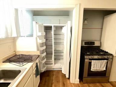 Main picture of 2674 Ellendale Pl