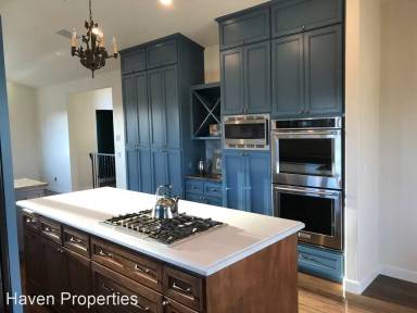 Main picture of 228 Le Point St