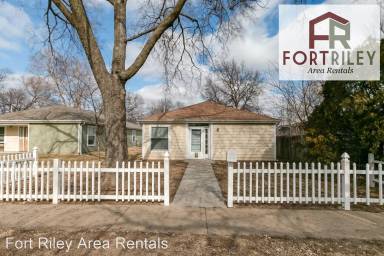 Main picture of 802 W 8th St