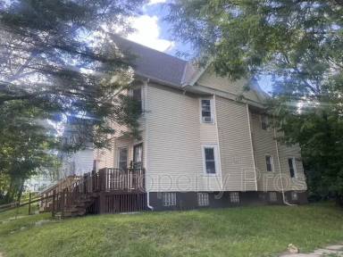 Main picture of 134 E Chambers St