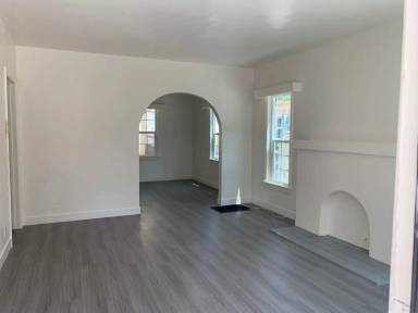 Main picture of 3460 Gardenside Ln