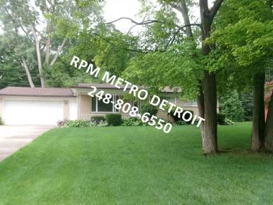 Main picture of 53086 Dryden St