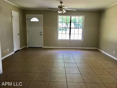 Main picture of 113 Shady Ln