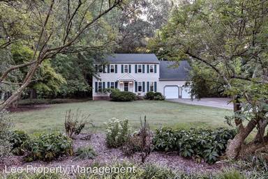 Main picture of 303 Lakeland Cres