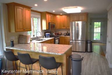 Main picture of 2 Thorndike Ave