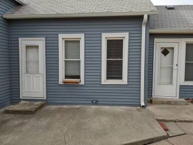 Main picture of 2106 Lake St