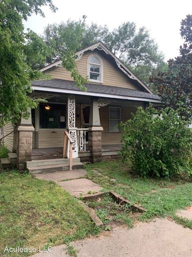 Main picture of 317 Residence St