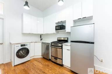 Main picture of 251 Evergreen Ave