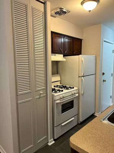 Main picture of 505 W Melrose St