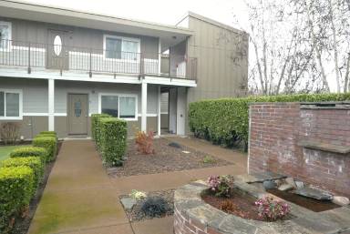 Main picture of 984 NW Circle Blvd