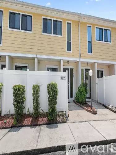 Main picture of 7935 Los Robles Ct