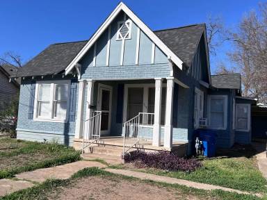Main picture of 215 Jennings Ave