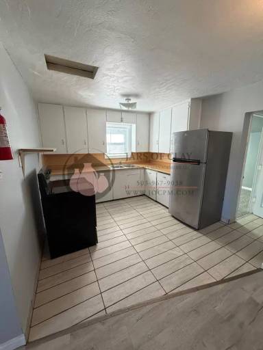 Main picture of 1748 Bellevue St SE