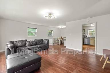 Main picture of 1213 Gladstone Dr