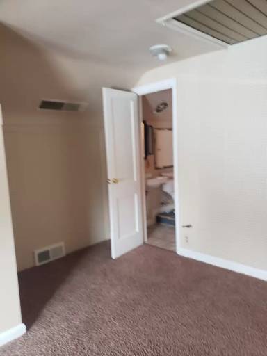 Main picture of 1640 Washington Ave
