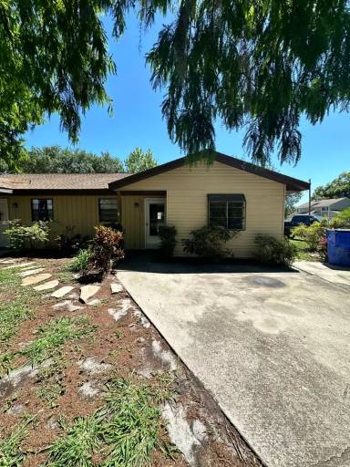 Main picture of 2623 Lakeshore Blvd
