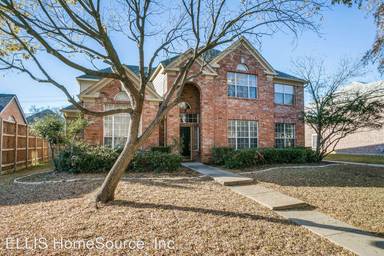 Main picture of 137 Hartford Cir