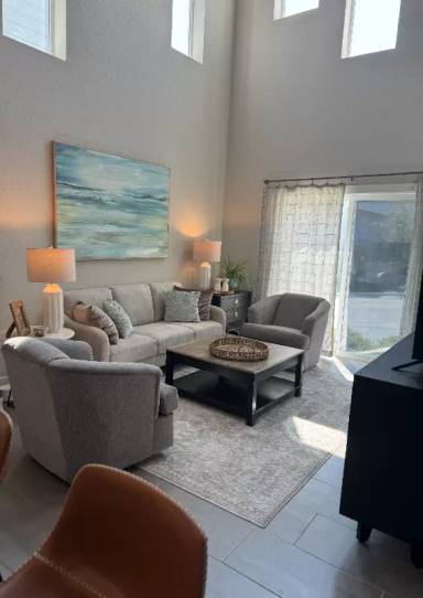 Main picture of 210 Rainbow Dr
