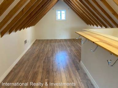 Main picture of 5729 1/2 S Harcourt Ave