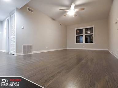 Main picture of 1940-54 W Wilson Ave & 4600-14 N Winchester Ave