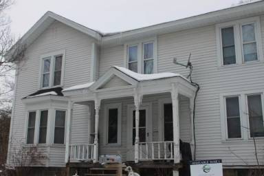 Main picture of 148 Newton St