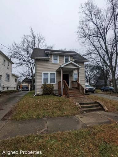 Main picture of 527 Brady Ave