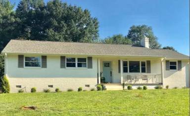 Main picture of 43 E Circle Ave
