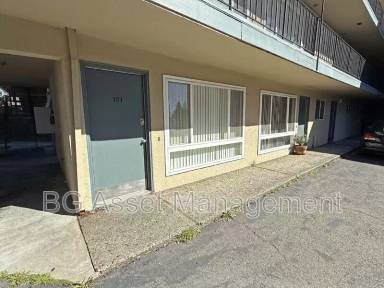 Main picture of 480 Crescent St