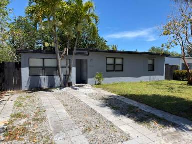 Main picture of 1325 NW 11th Ct