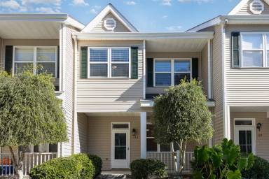 Main picture of 135 Licorice Dr