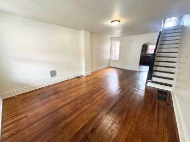 Main picture of 710 1/2 E End Ave