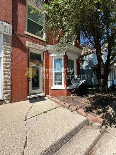 Main picture of 509 E Commercial Ave