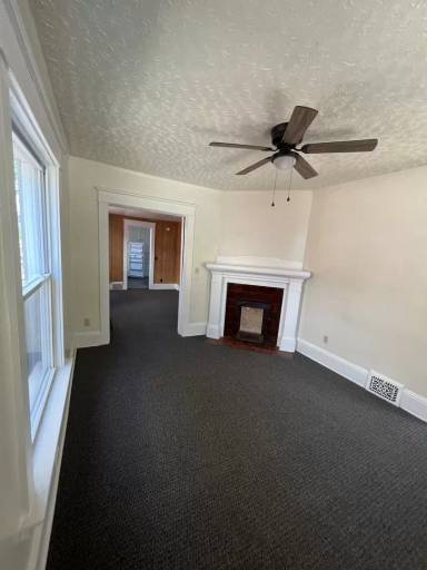 Main picture of 456 W 2nd St