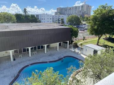 Main picture of Palm Village Club