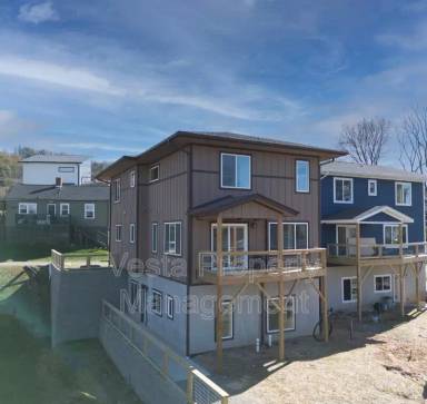 Main picture of 49 Hazzard St