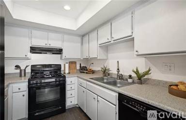 Main picture of 430 N Holliston Ave