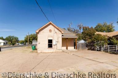 Main picture of 202 E Avenue H