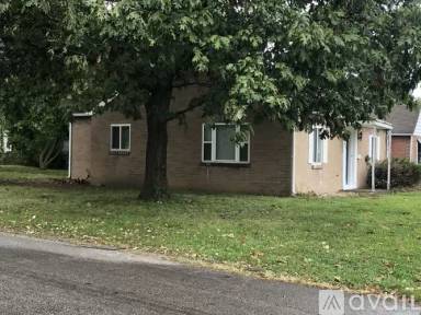 Main picture of 523 S Waverly St