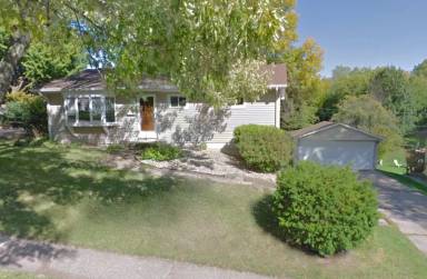 Main picture of 2650 N Grandview Ave