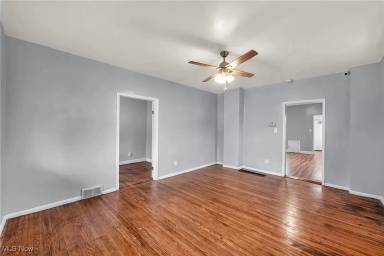 Main picture of 3884 E 54th St